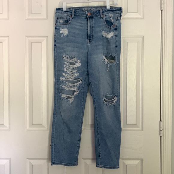 American Eagle women’s distressed jeans - Picture 1 of 3